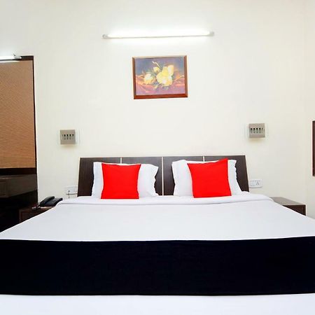 Capital O 4087 Hotel Akaal Residency 암리차르 외부 사진
