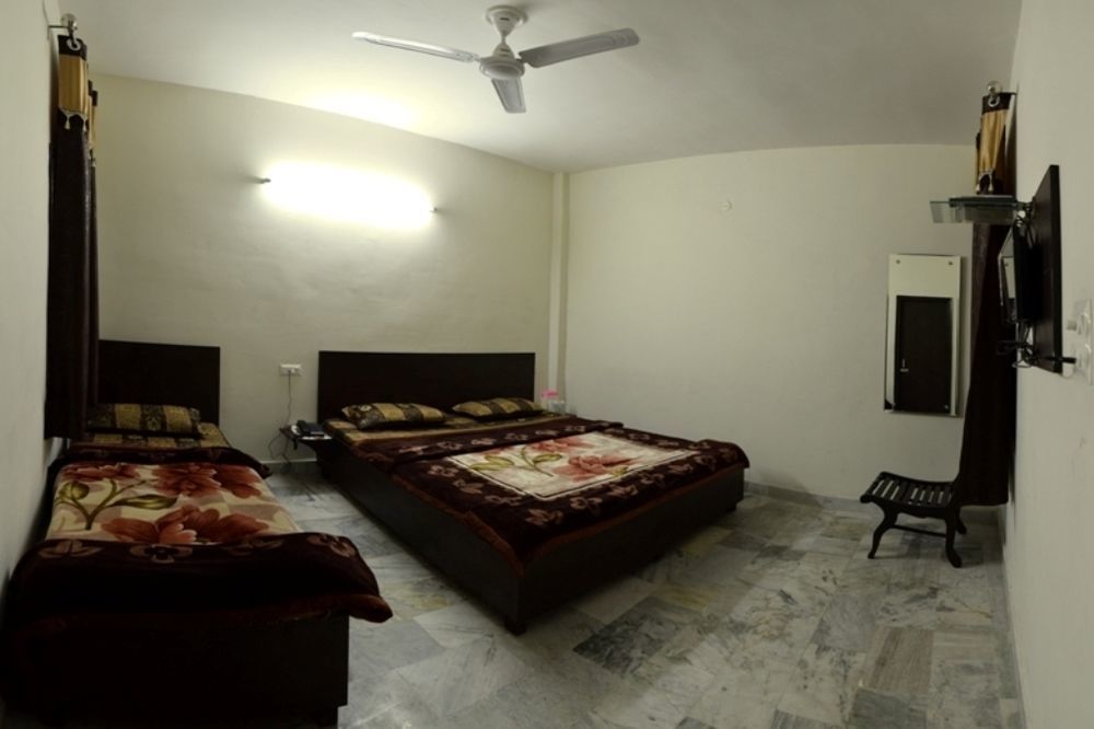 Capital O 4087 Hotel Akaal Residency 암리차르 외부 사진
