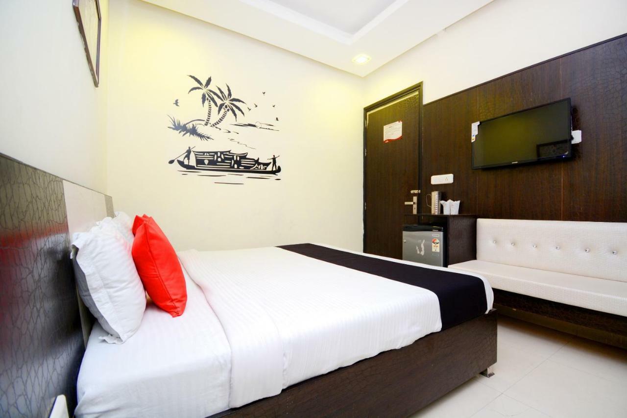 Capital O 4087 Hotel Akaal Residency 암리차르 외부 사진