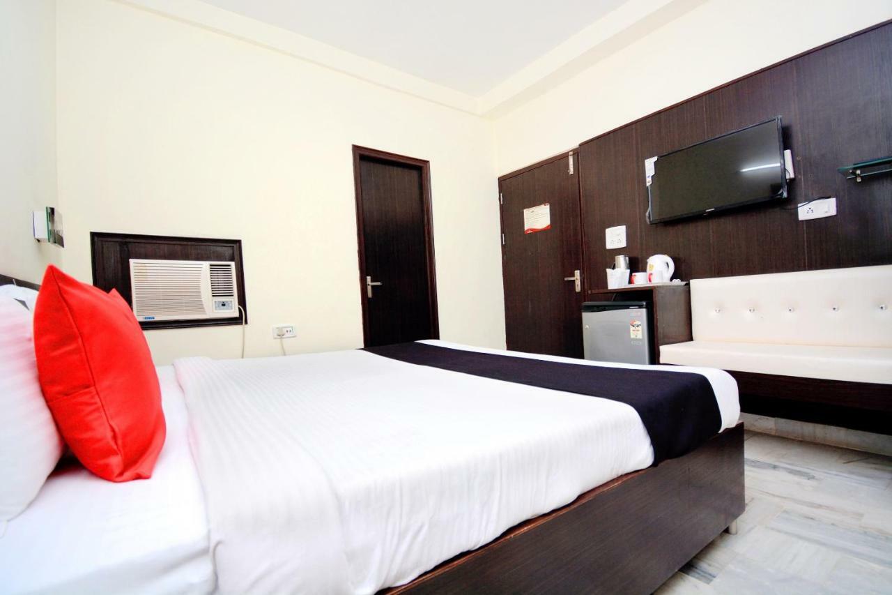 Capital O 4087 Hotel Akaal Residency 암리차르 외부 사진
