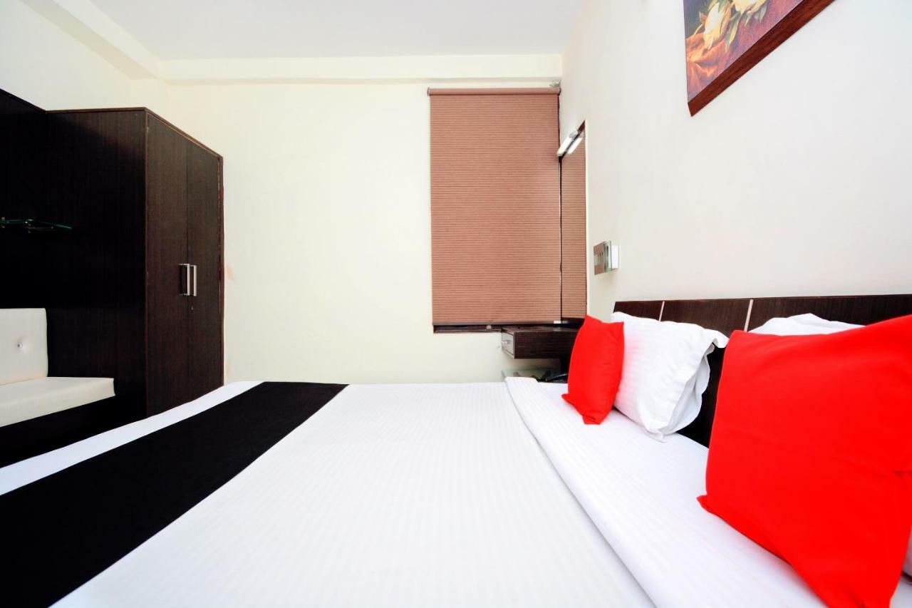 Capital O 4087 Hotel Akaal Residency 암리차르 외부 사진