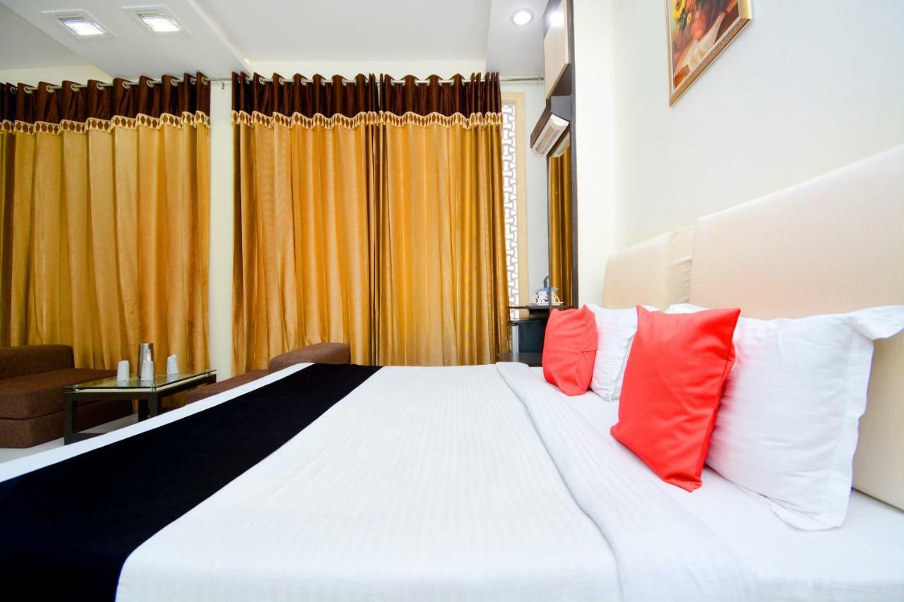 Capital O 4087 Hotel Akaal Residency 암리차르 외부 사진
